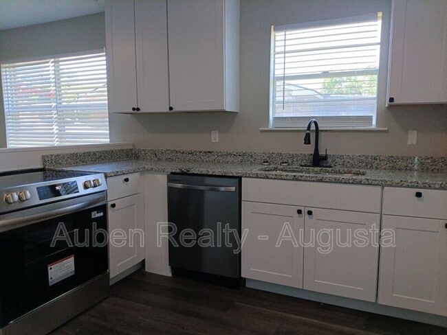 Photo - 109 Highview Dr