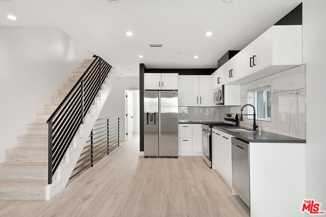 Photo - 5464 Geer Ave