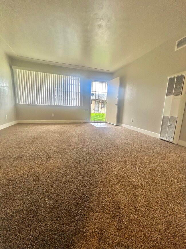 Photo - 1930 N 1st St