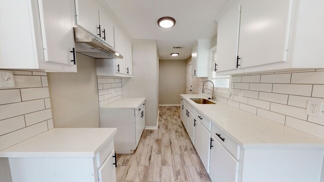 Photo - This 3 bed /2 bath in the Broadmoor Community is ready for you!