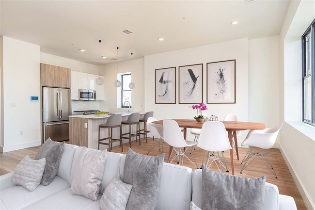 Photo - 105 South St Condo Unit PH (4)