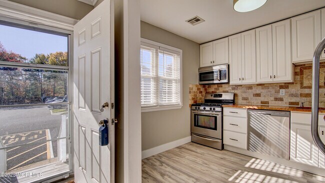 Photo - 60 County Rd