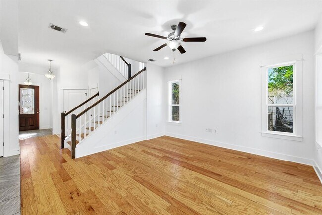 Photo - 1912 Haskell St