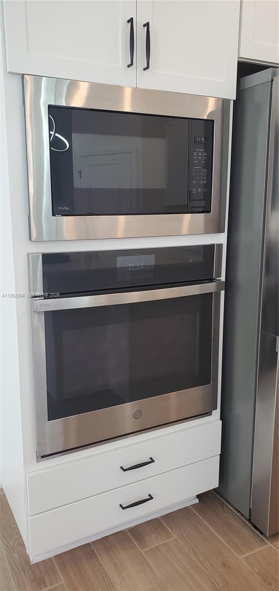 Photo - 736 YUKON Ln