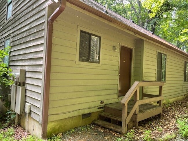 Building Photo - 104 Lystra Hills Ln Unit A