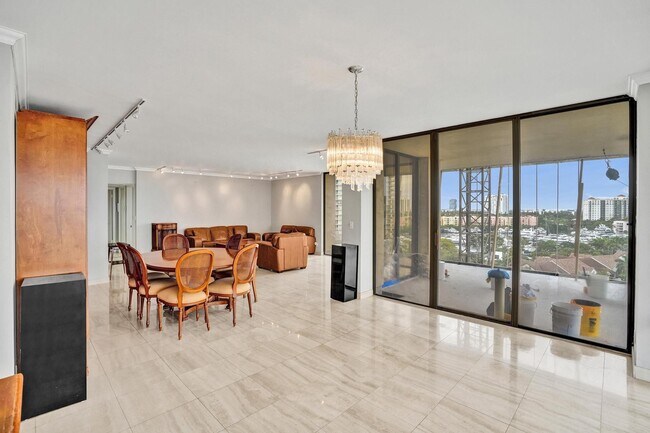 Photo - 19355 Turnberry Way Unidad # 8K