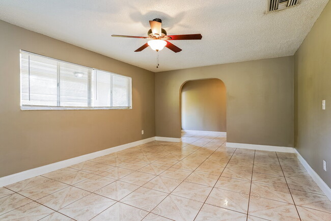 Photo - 1119 Clayton Ave