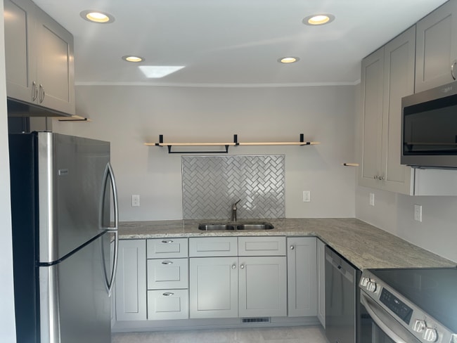 Photo - 2705 Newbold St