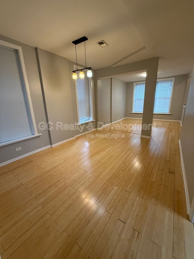 Photo - 3609 S Giles Ave Unit 2