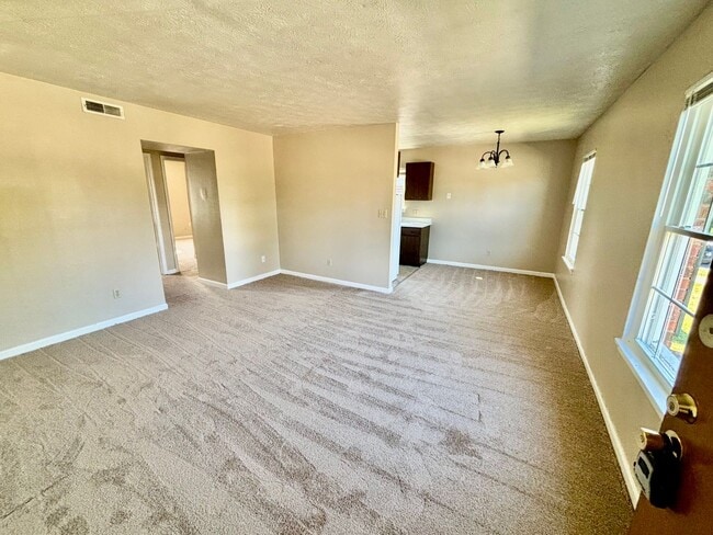 Photo - MOVE IN NOW OCTOBER RENT FREE - Two bedroo... Unit C