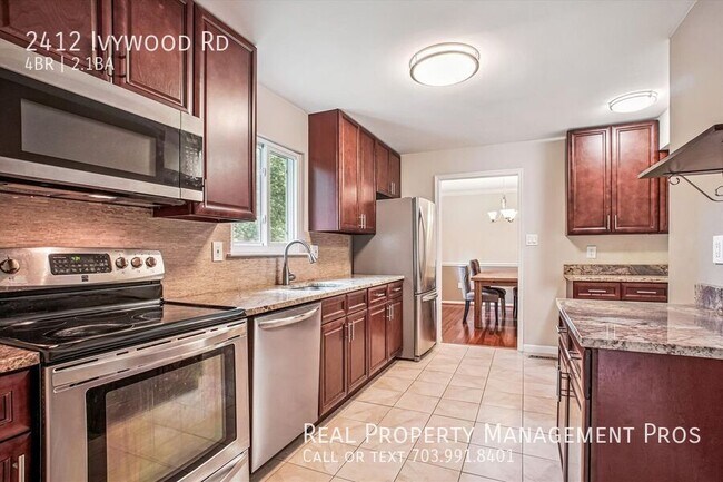 2412 Ivywood Rd