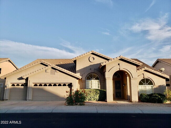 Photo - 1725 E Briarwood Terrace House