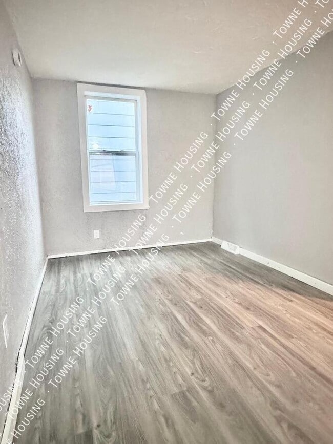 Photo - 114 Huetter Ave Unit 2