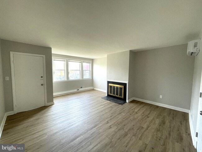 Photo - 1528 Upshire Rd