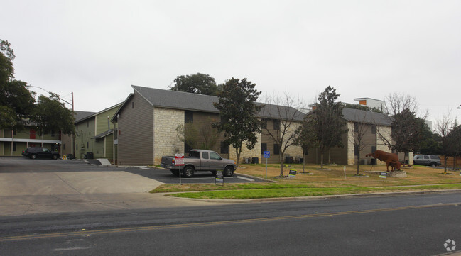 Building Photo - Tambaleo Apartments