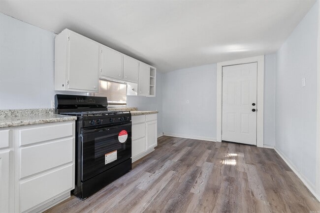Photo - 4423 W 26th St