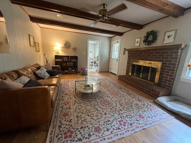 Photo - 805 Winthrope Dr