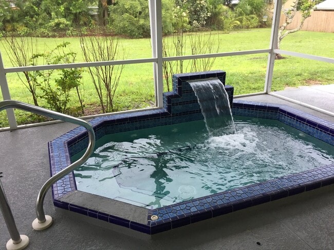 Photo - 5232 Raintree Ln