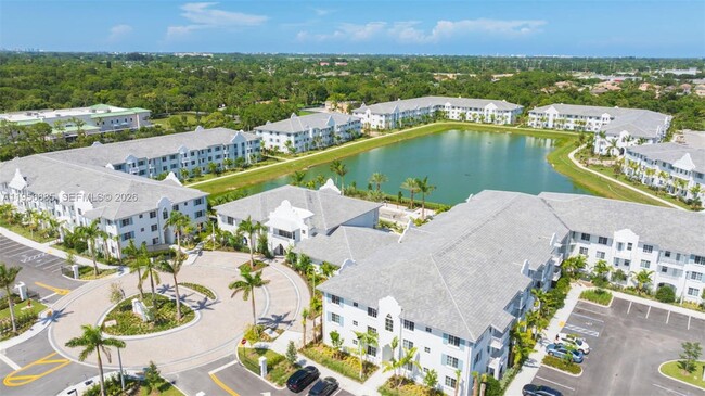 Building Photo - 4350 Peregrine Way Unit C1