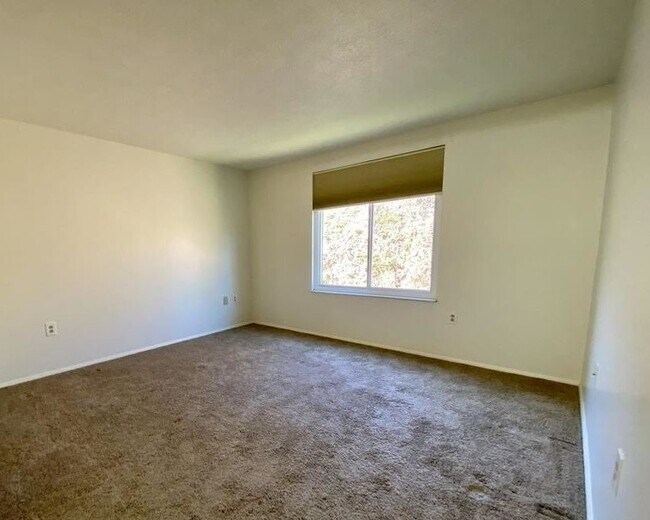 Photo - "Charming 2-Bed Condo Retreat with Modern Comfort in Imperial, PA!"
