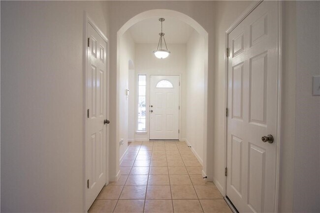 Photo - 107 Thompson Trail