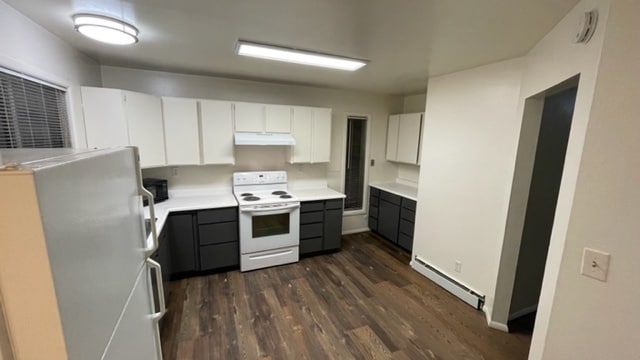 Kitchen - main floor - 1124 E Benton St Unit 1124