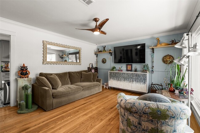 Photo - 5831 Burr Oak Dr