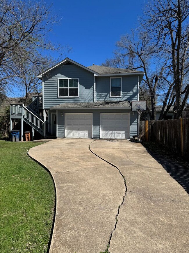 Building Photo - 106 Franklin Blvd Unit B