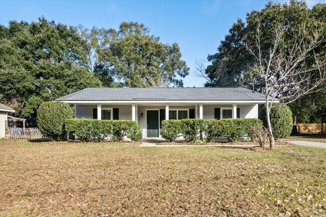 Building Photo - 3 BR 2 Ba home in Fairhope