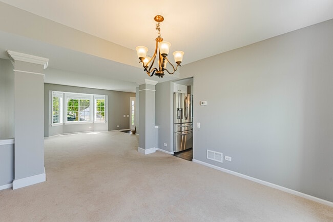 Photo - 1371 Braymore Cir E