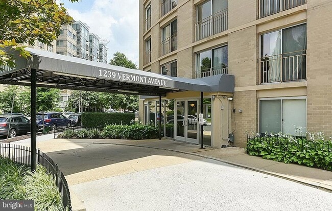 Photo - 1239 Vermont Ave NW Unit 904