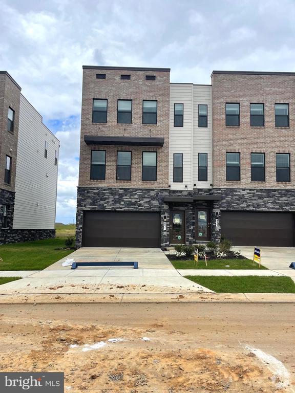 Building Photo - 871 Amity St Rental