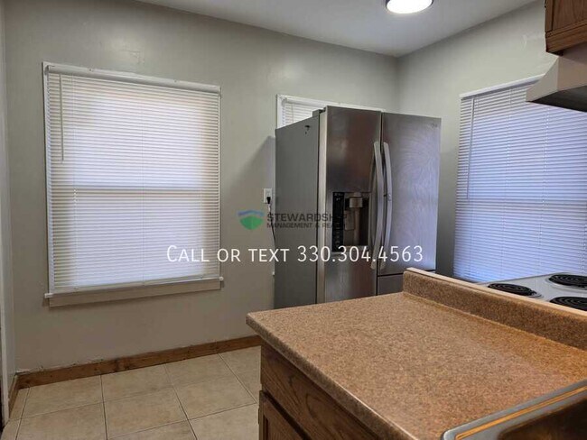 Photo - 1014 Berwin St Unit Upstairs