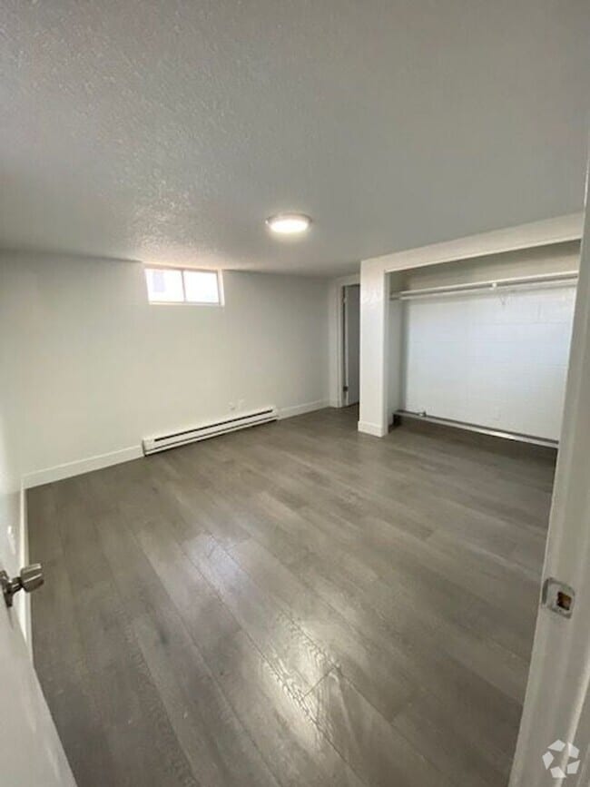 Building Photo - Where Privacy meets community! Unit Davis-135 Davis - 4 Rental