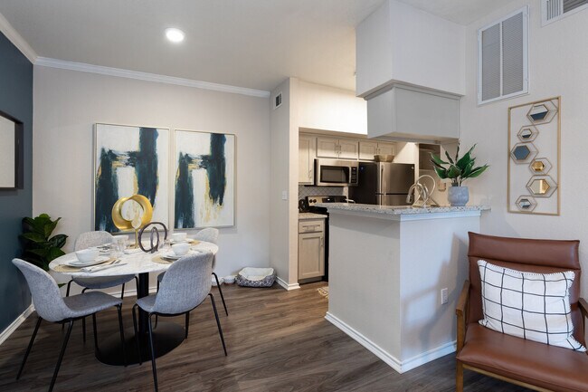 1BR, 1BA - 612SF | A2