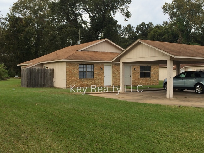 Building Photo - 6016 Quail Ridge