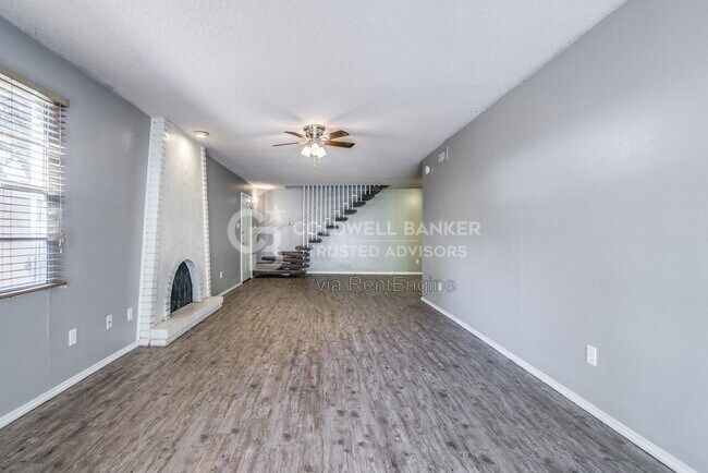 Photo - 5332 Kenosha Ave