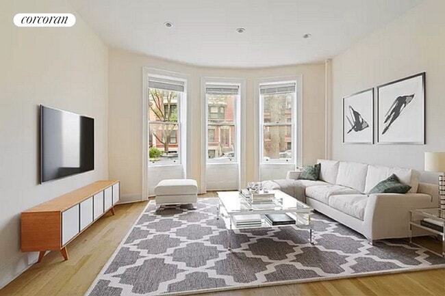 Building Photo - 570 7th St Rental