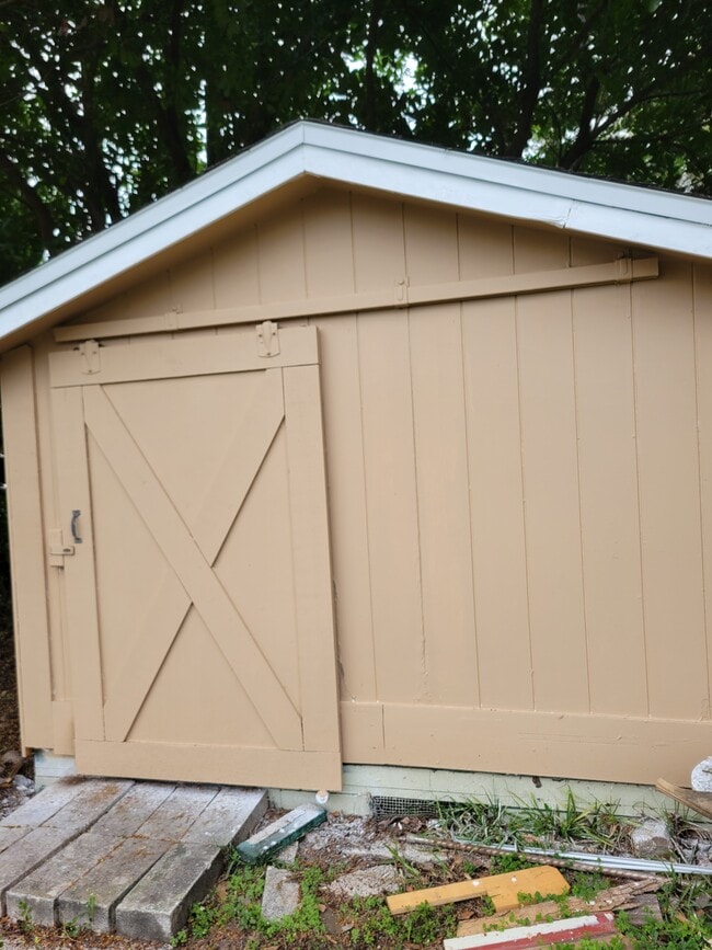 Photo - 11172 104th St