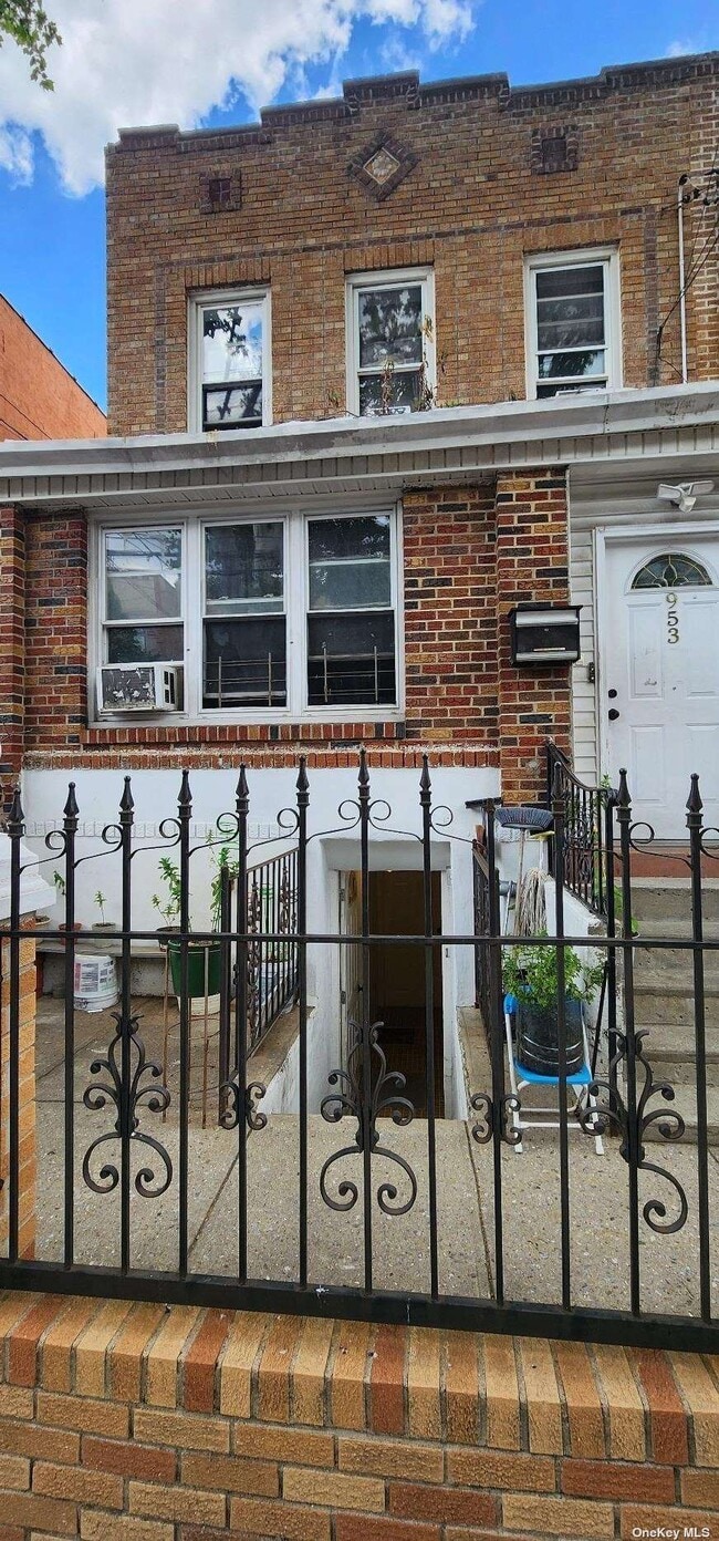 Photo - 953 Dumont Ave Unit B