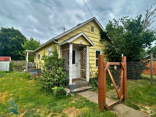 Building Photo - 404 1/2 S 18th St Rental
