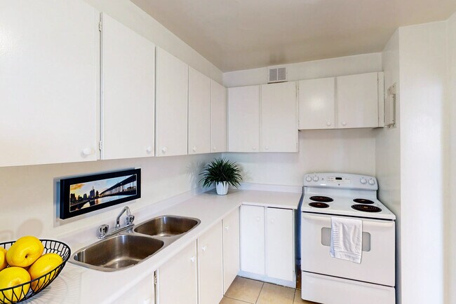 Photo - Viewpoint Towers