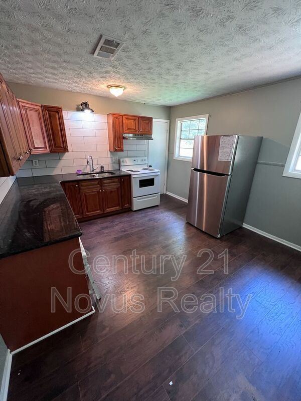 Photo - 2331 Chestnut Log Pl