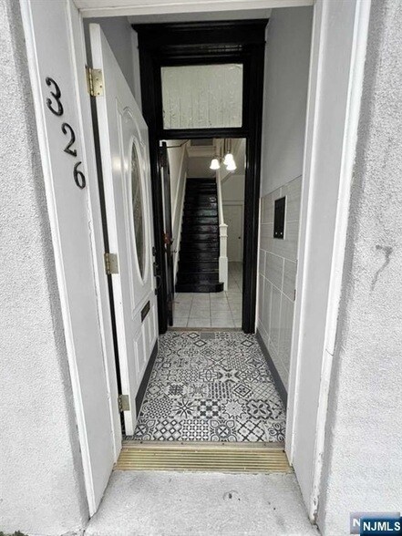 Photo - 326 70th St