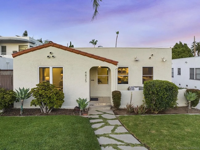 Building Photo - 4825 Biona Dr