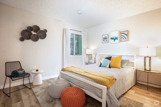 2BR, 1BA - Griffith