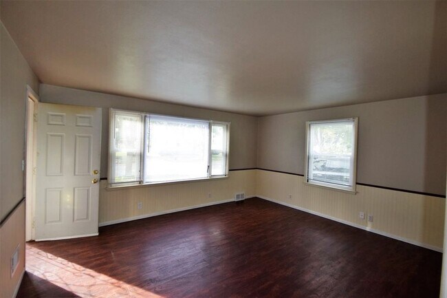 Photo - 331 N Pine ST