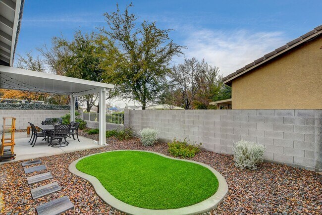 Photo - 1502 E Shadow Haven Ln