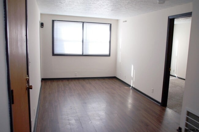 Livingroom - 2003 Jefferson St Apartments Unit 3
