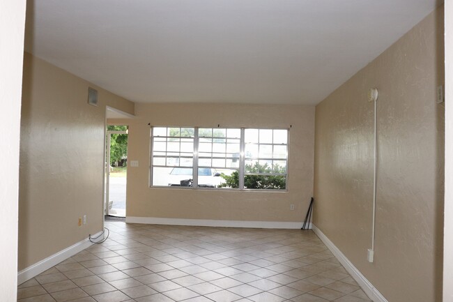 Photo - 4923 Vincennes Ct Unit 2